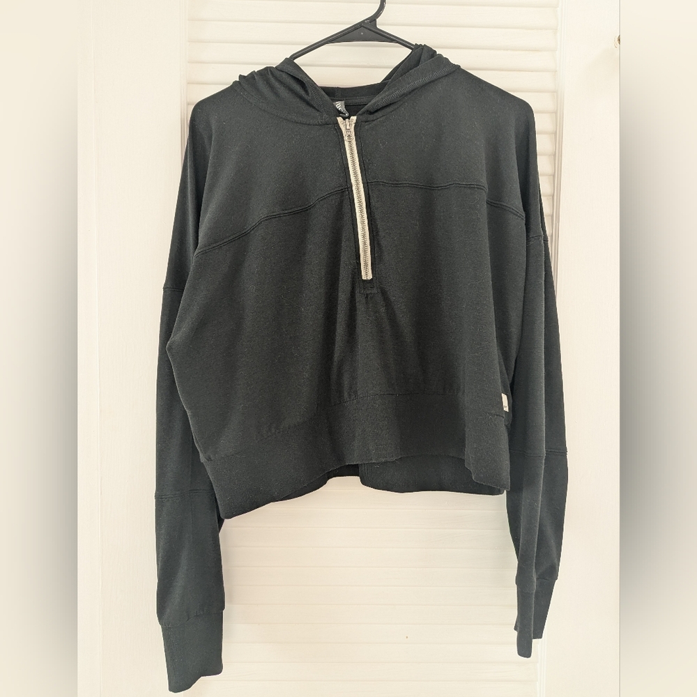 Vuori Halo Half-Zip Cropped Hoodie, Black XL